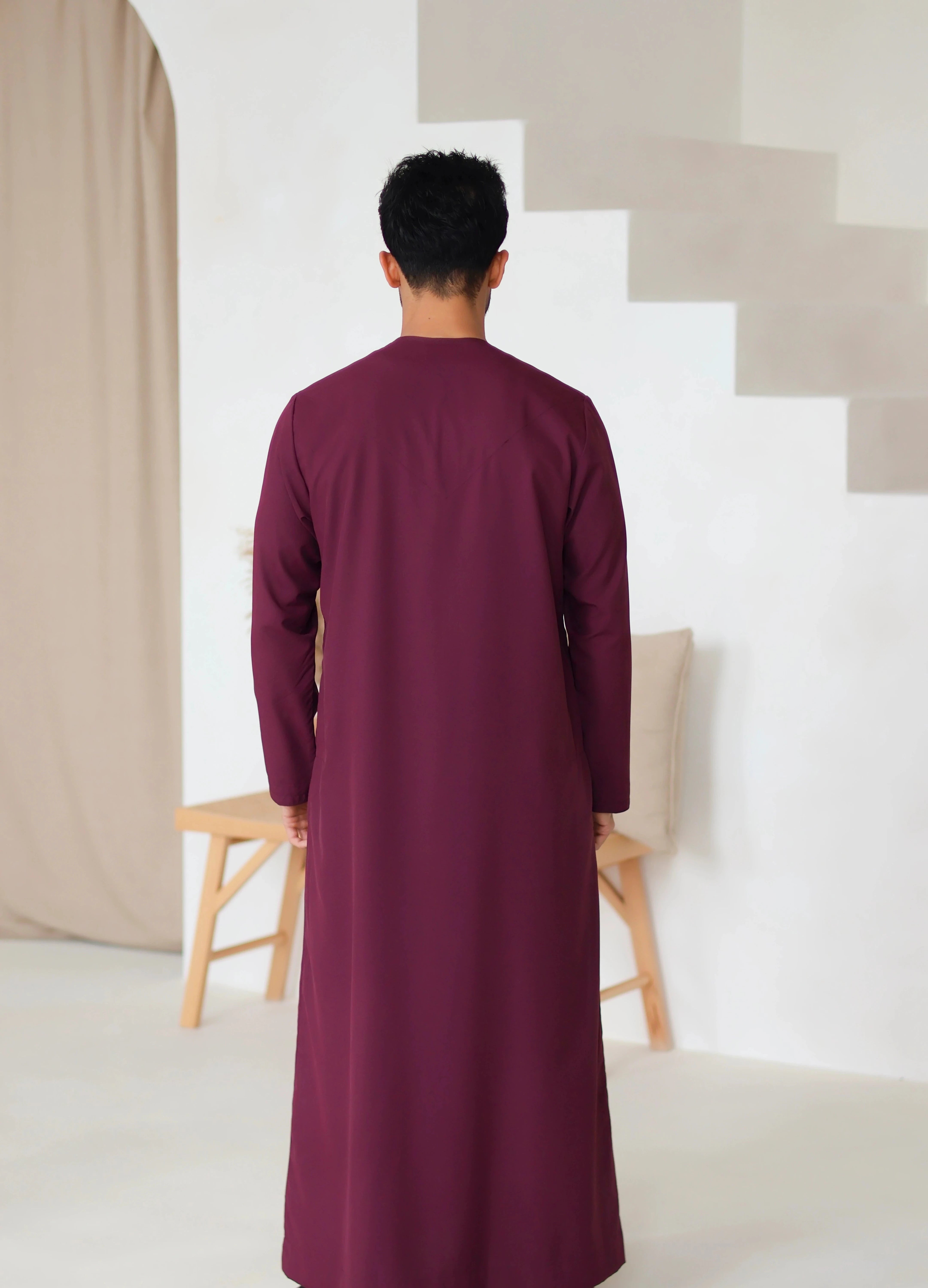 Mens Thobe / Jubbah Emirate Style Burgundy / Maroon Back View
