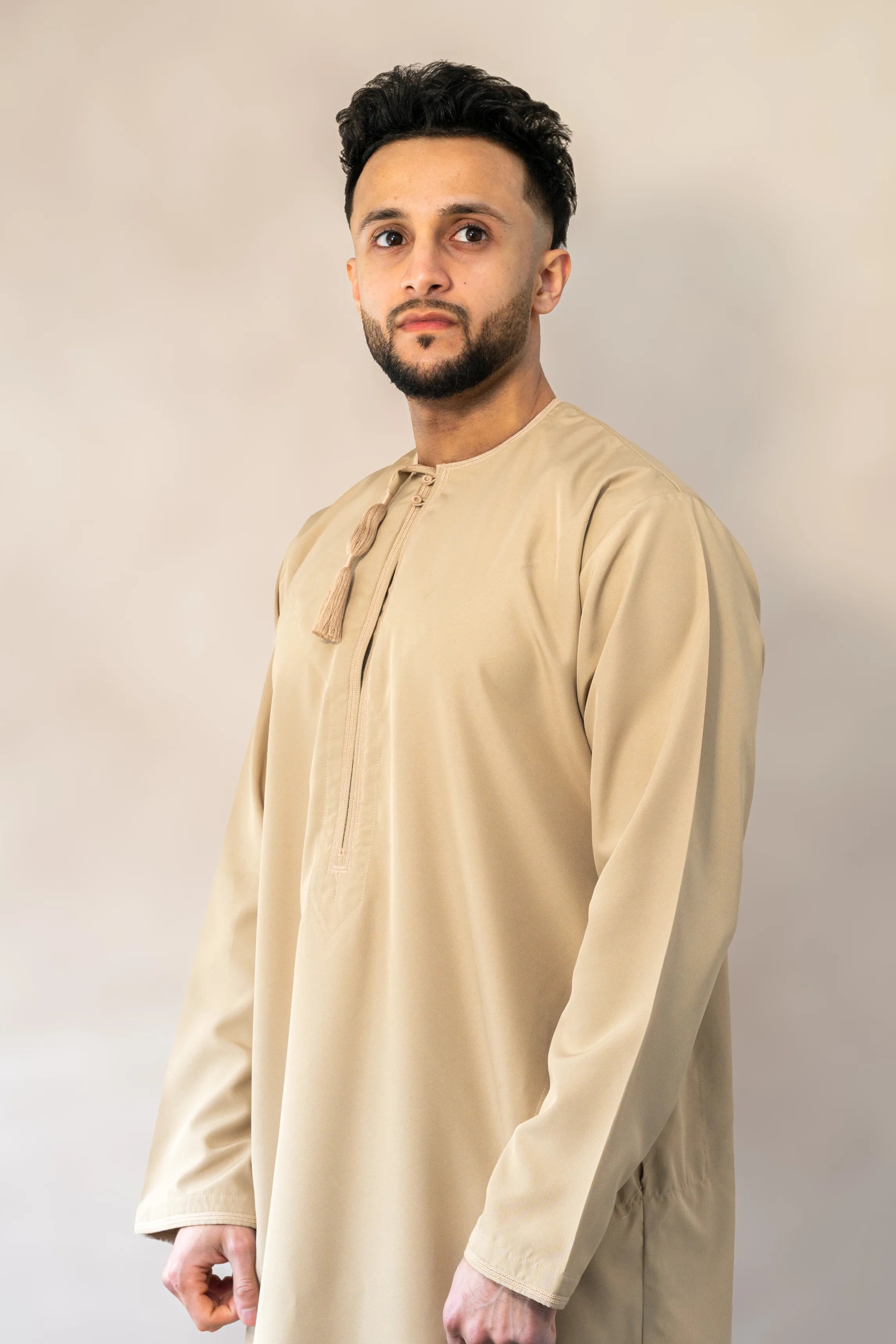 Mens Premium Omani Sand / Cream Beige thobe / jubba- front view